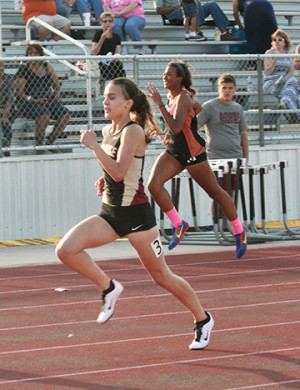 Abby Lentz placed fifth in the 800 and sixth in the 400, and was part of the 4x400 relay team that took third.