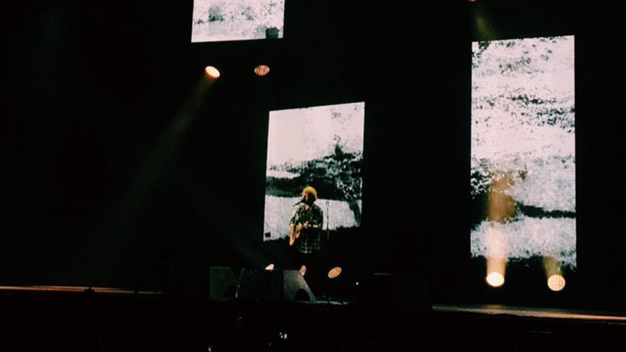 Ed Sheeran concert brings favorite songs, tear-jerking moments