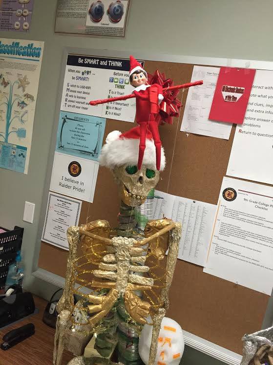 Elf+on+a+Shelf+popping+up+in+teachers+classrooms